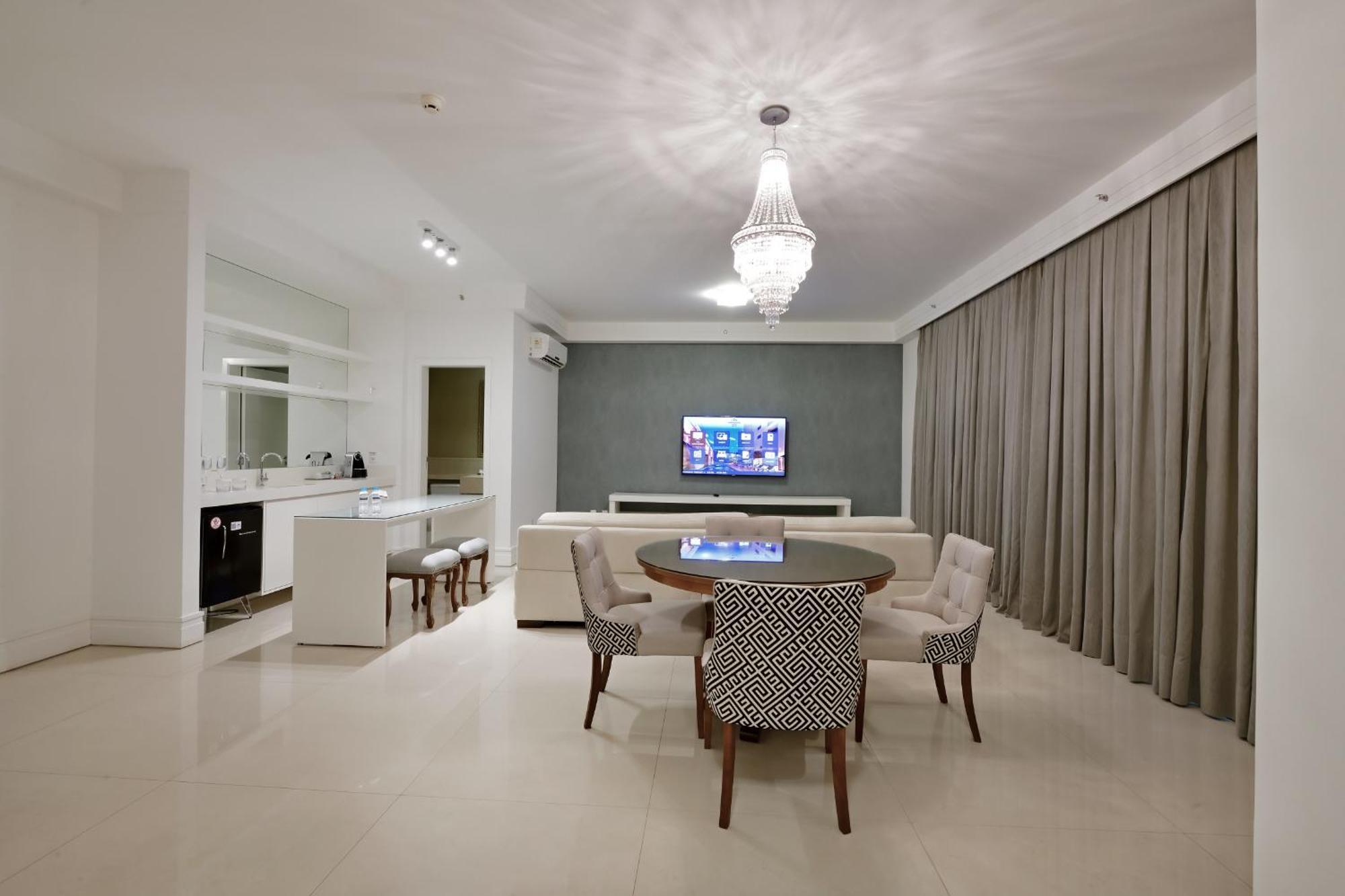 Hotel Mont Blanc Premium Ribeirao Preto Room photo A suite at the Mandarin Oriental, Munich